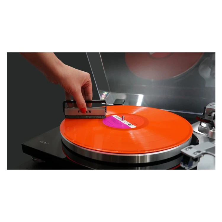 PRIUM-VINYL-BRUSH-4.jpg